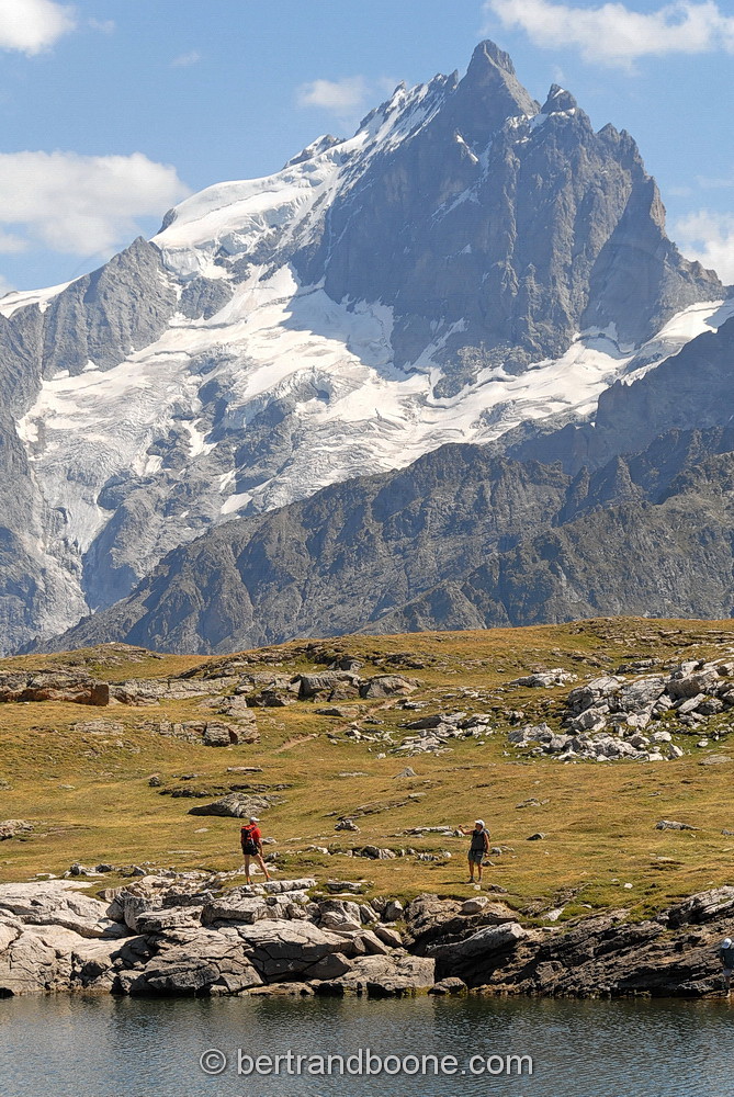 lac noir et massif de La Meije - hautes alpes - France