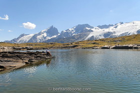 lac noir et massif de La Meije - hautes alpes - France
