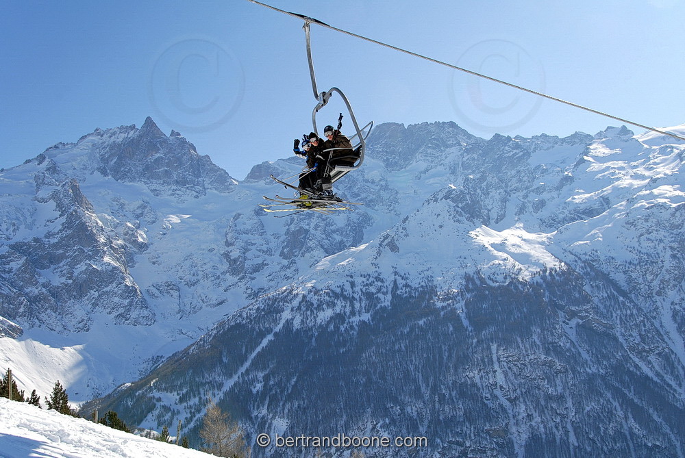 Au Pays de La Meije-Hautes Alpes-France